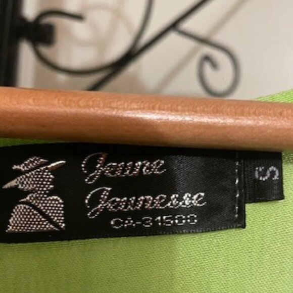 Jeune Jeunesse Chartreuse Green Summer Dress or Cover Up - Size S - Picture 4 of 4